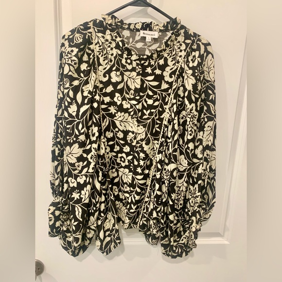 &merci Tops - Exaggerated Lantern Sleeve Button Up Blouse